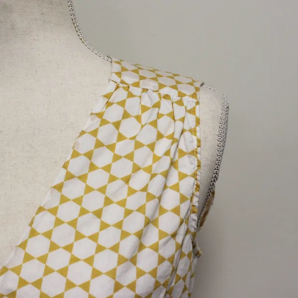 Banana Republic Sleeveless V Neck Geometric Blouse - Image 3