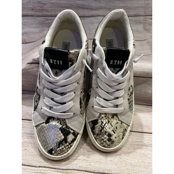 Steve Madden womens philosophy gold snake Star sneakers Size 7 - Image 4