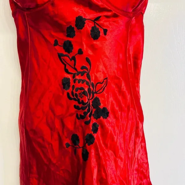 Fredericks of Hollywood Chemise Women 38 Red Satin Floral‎ Embroidered Slip - Image 4
