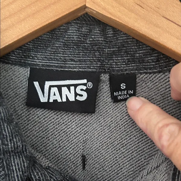 Vans Women’s Charcoal Button-Down Shirt Size Small - Image 3