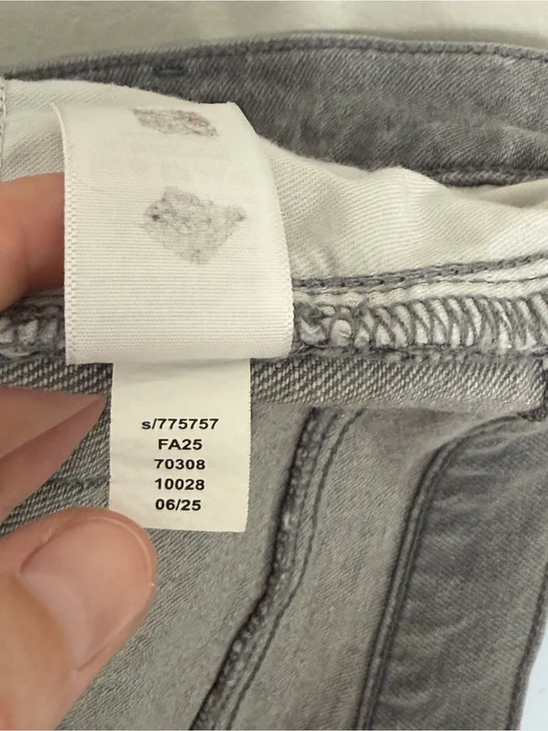 LOFT Cuffed High Rise Wide Leg Jeans in Light Gray - Size 32/14 - Image 8