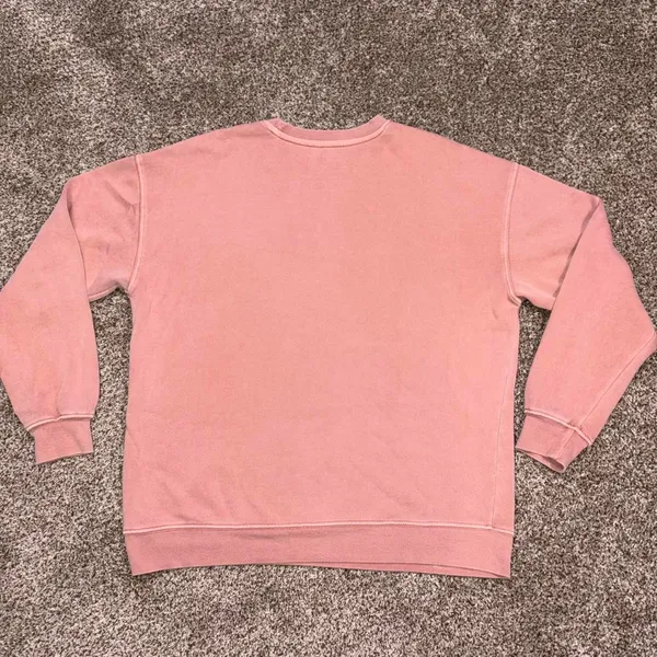 Brooks & Dunn crewneck sweatshirt 'Down that Red Dirt Road'. - Image 3