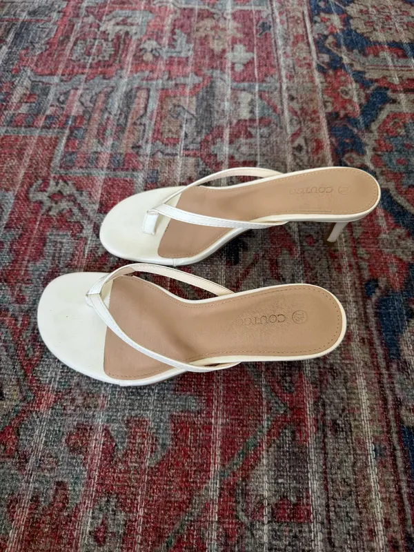 white mini kitten heel Size 7.5 - Image 4