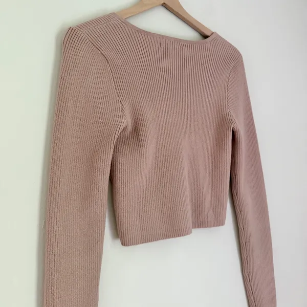 NWT Aeropostale Cropped Keyhole Front Deep V Neck Sweater Pink Tan Size Medium - Image 4