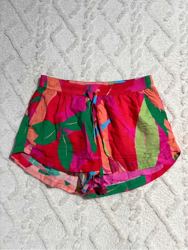 Vineyard vine shorts size medium - Image 2