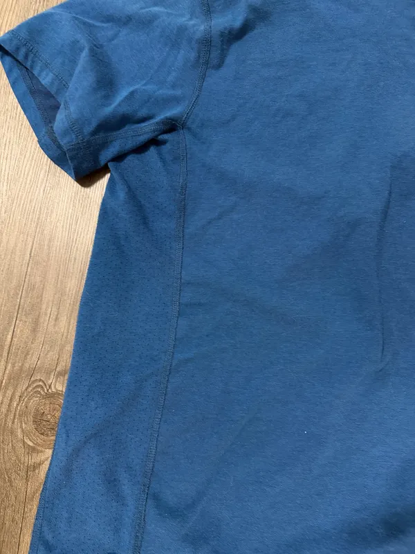 Carhartt blue pocket tee in size M - Image 2