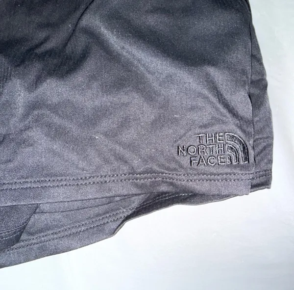 Black The North Face shorts  - Image 4