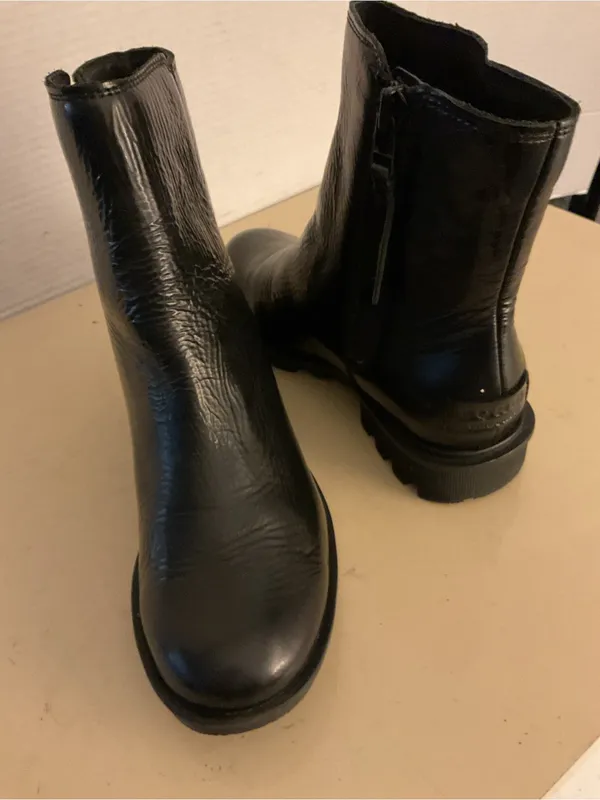 Sorel women Black Leather Chelsea Heeled waterproof Boots US 6 - Image 4