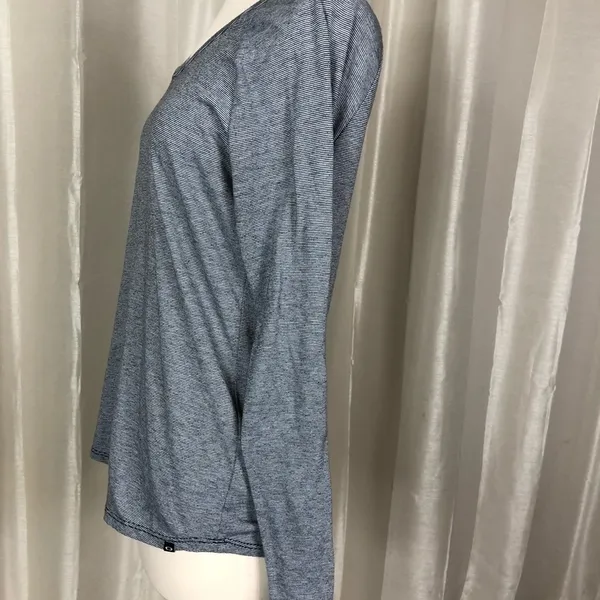 Oakley long‎ sleeve top - Image 3