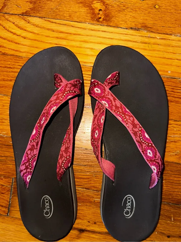 Chacos Women’s Classic Flip Flops Pink Pattern LUVSEAT Arch Support Sandals Beach - Image 3