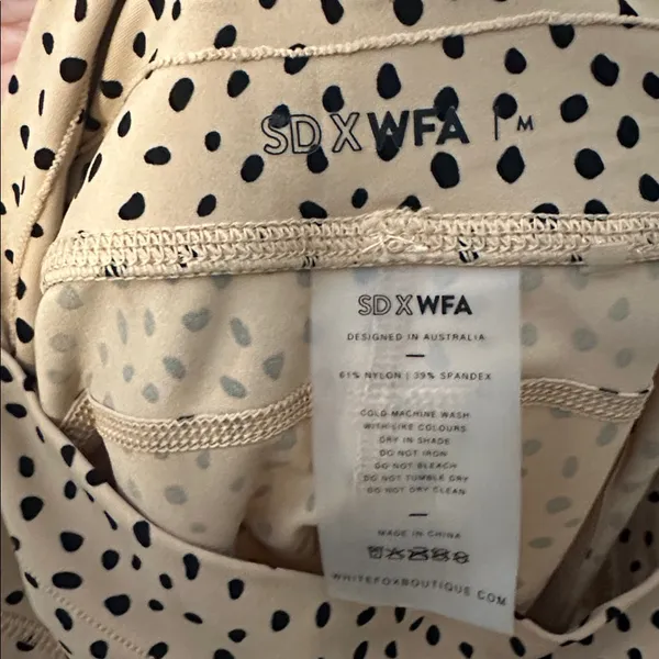 White Fox x Sarah's Day Leggings‎ High Waist Drawstring Speckled Print Medium - Image 4