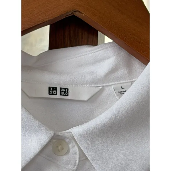 UNIQLO Women's L White Solid Collared Long Sleeve Button Women's Rayon Blouse - Image 5