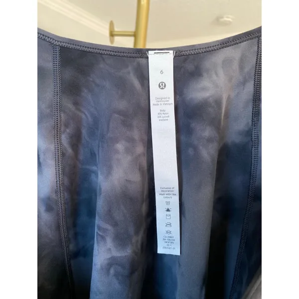 Lululemon Gray Tie-Dye Cropped Top Barre Luxury Workout V Neck Gym Athleisure 6 - Image 5