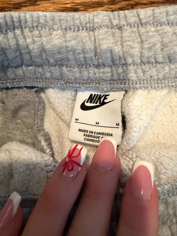 Nike Sweatpants Grey Jogger Medium Women’s - Image 2