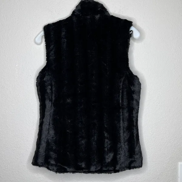 Private Quarters Touch of Mink‎ Vest Black - Image 3