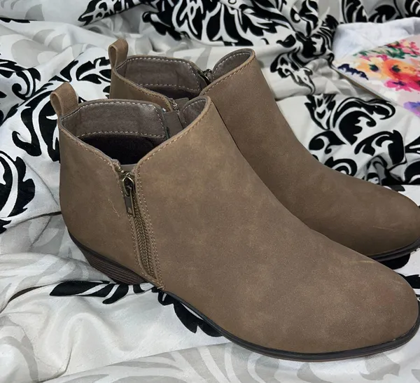 Pierre Dumas Brown Booties - Image 3