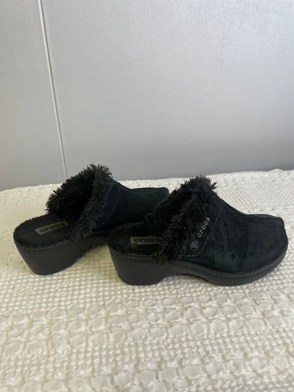 Crocs Womens Black Suede Shoes Slide on Clogs Size 9 SKU 2483 - Image 3
