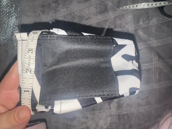 Zebra print organizer bag with handle and pocket - Image 5