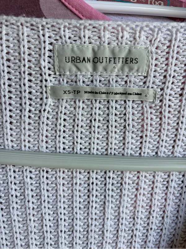 Urban Outfitters Oversized Cream V-Neck Ribbed Knit Sweater XS - Image 2