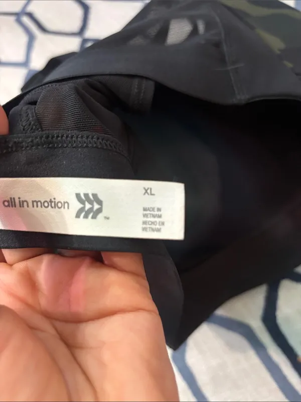 All in Motion Camo Print Racerback Sports Bra Size XL with bra clip in back NWOT - Image 5