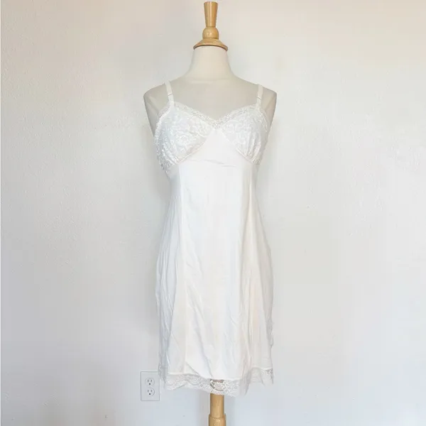 Vintage 50s 60s White Lace Slip - Image 2