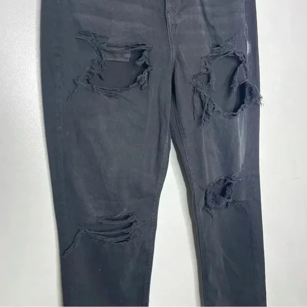 American Eagle Mom Jeans Black Distressed Denim Size 10 / 29 Long NWT - Image 4