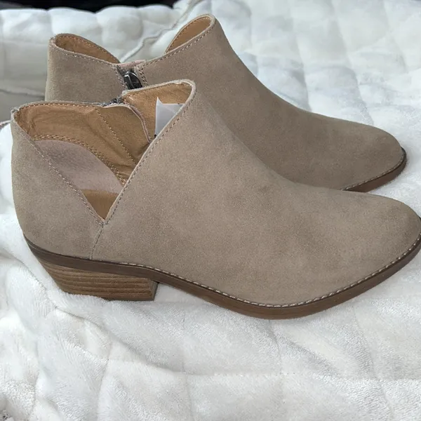 Lucky Brand Fitina Bootie size 7M. - Image 3