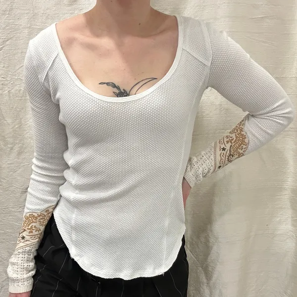 We the Free White Scoop Neck Waffle Knit Thermal Bandana Crochet Cuff Sz XS Boho - Image 8