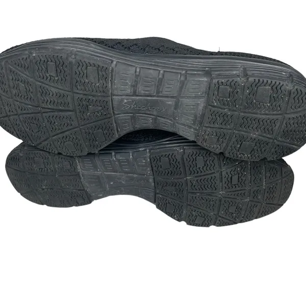 Skechers Classic Fit‎ Memory Foam Black Shoes - Image 6