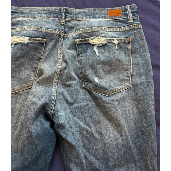 Judy Blue Los Angeles Boyfriend Fit Distressed Ripped Jeans Medium Wash 18W - Image 12