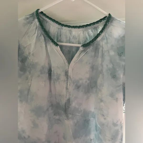 Green and White Blouse Size S Tags Have Been Cut Out - Image 2