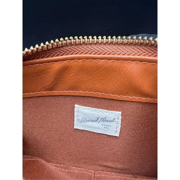 Universal Threads Tan Brown Faux Leather Full Zip Clutch Wallet - Image 4