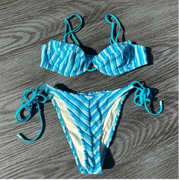 Triangl Bikini - Image 3