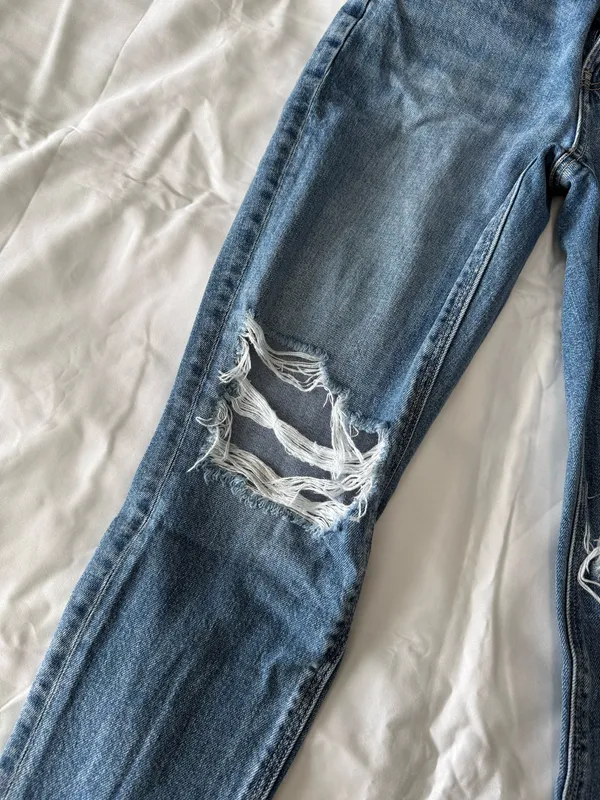 Medium Wash Strigid Ripped Mom Jeans - Image 4