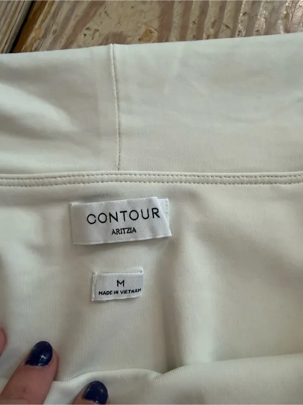 Aritzia Contour off shoulder long sleeve white bodysuit size m - Image 3