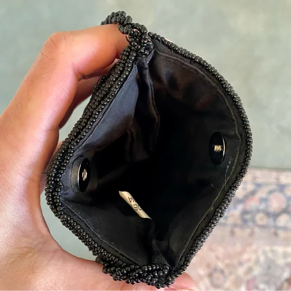Vintage Handbag with Floral Stitching & Beading - Beaded Twist Handle! 🖤🖤 - Image 2