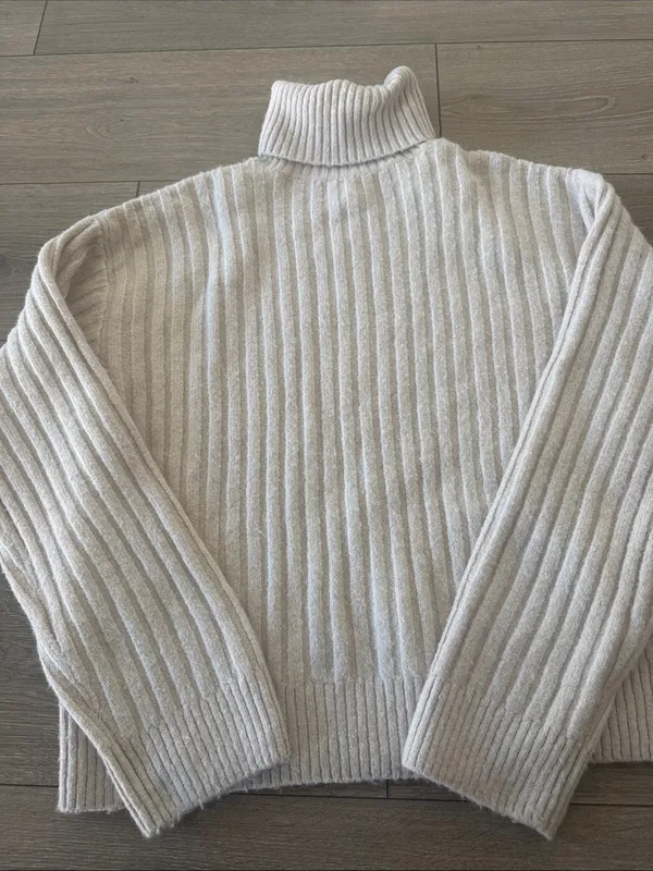 H&M Ribbed Turtleneck Sweater - Light Cream - Image 3