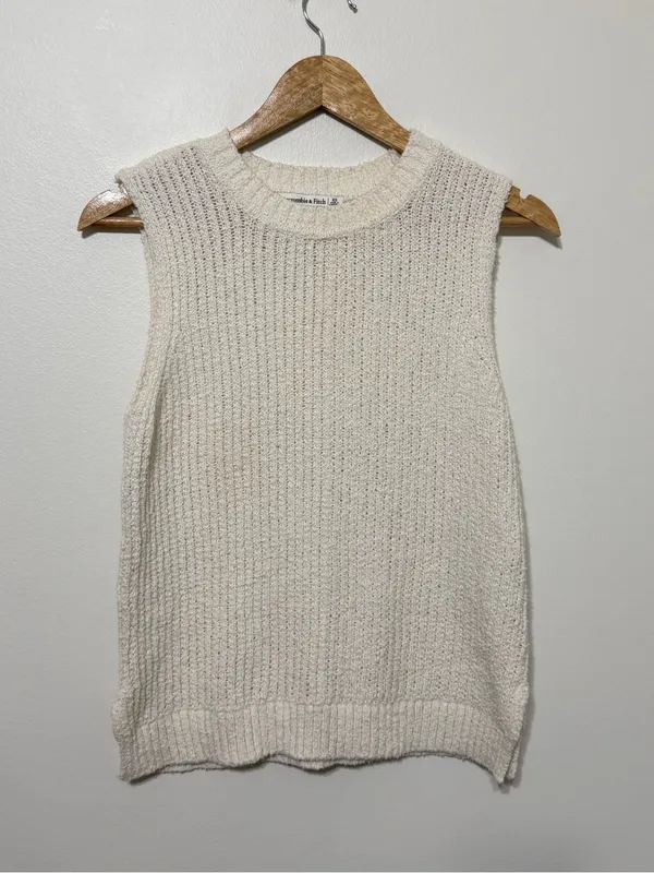 Abercrombie & Fitch Cream Knit Sweater Vest Size XS - Image 2