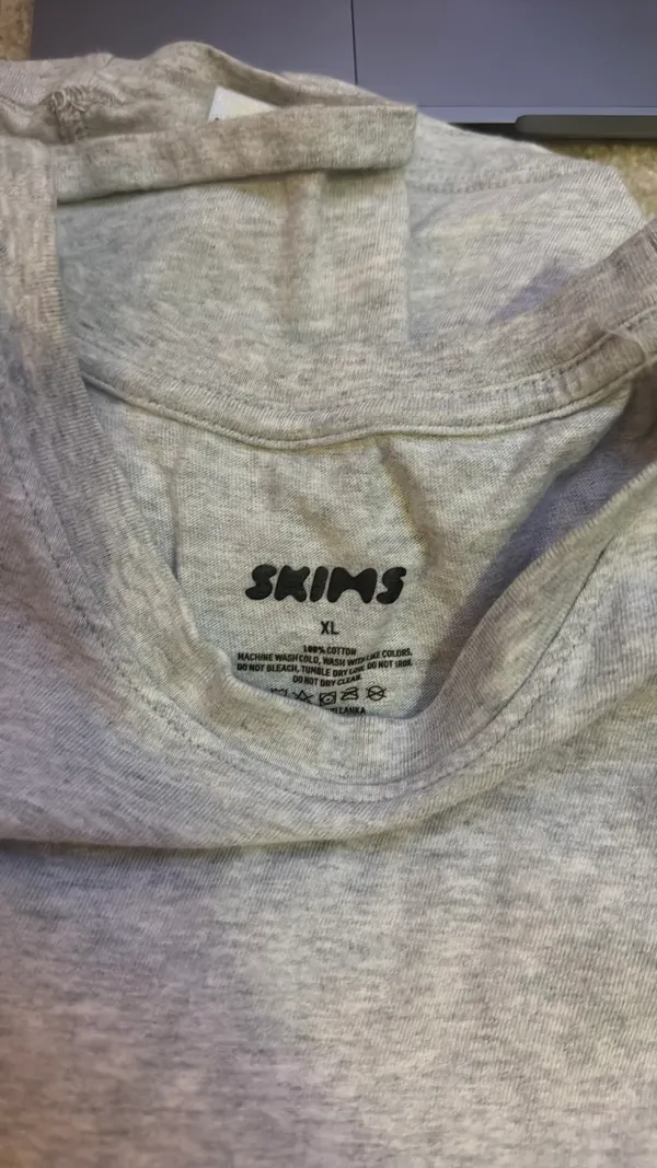 SKIMS T-Shirt Fits Everybody - Image 2