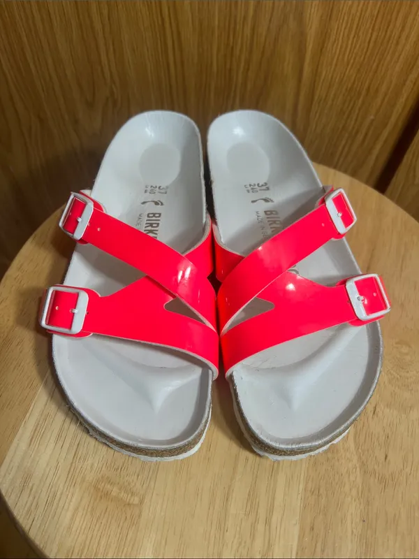 Birkenstock women Arizona Sandals in Neon Pink - Image 6