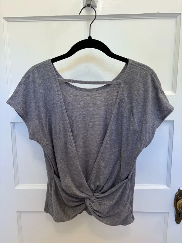 Lululemon Women’s Shirt - Image 2