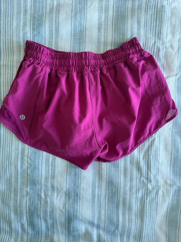 Raspberry Lululemon Shorts Hotty Hot 2.5" Low-Rise Ripened - Image 2