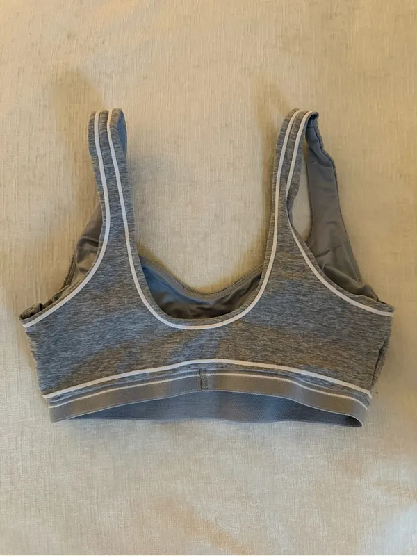 ALO Yoga Grey Seamless Light-Support Sports Bra - Image 3