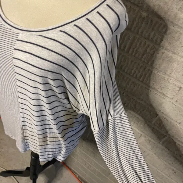 CAbi Oversized‎ Striped Long Sleeve Tee Top Size M - Image 2