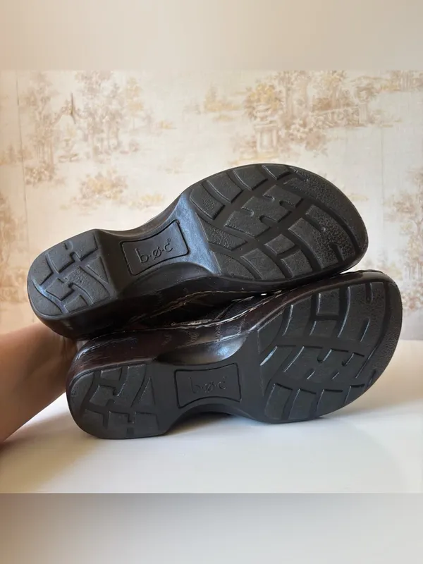 Vintage Y2K B.O.C. Fairycore Dark Brown Leather Clog Mules - Image 5