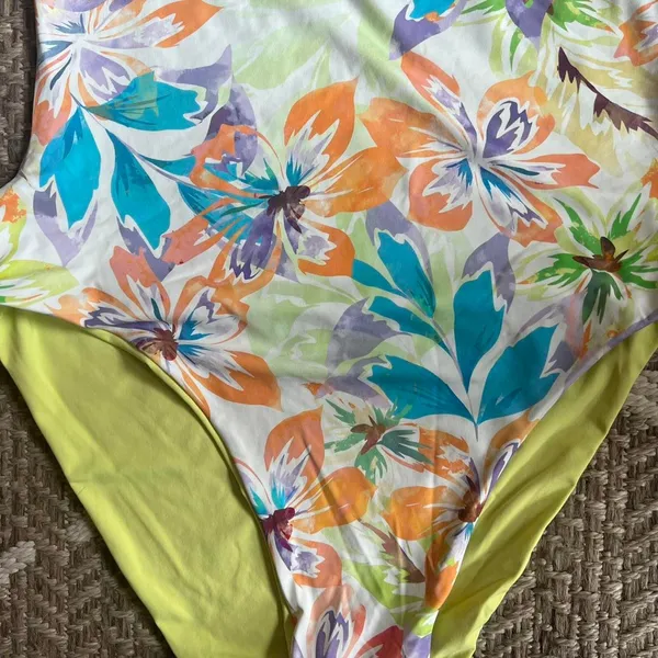 Roxy retro revo one piece sz XL - Image 2