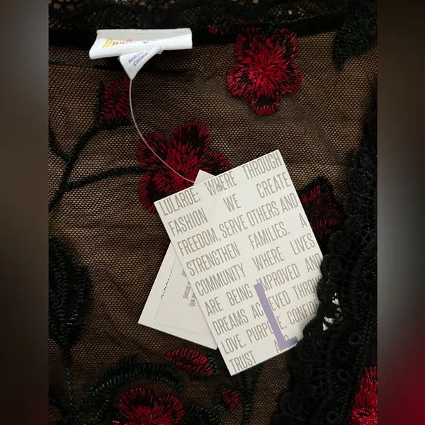 NWT - L - LULAROE - Elegant Black and Red Lace Robe - Image 7