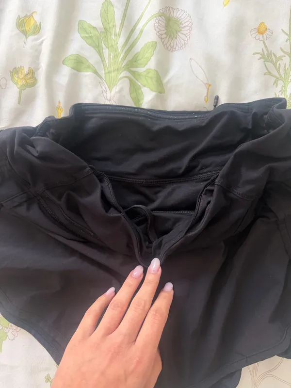 Lululemon Shorts Hotty Hot 2.5" Black - Image 3