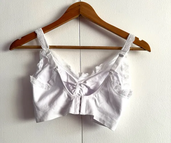 White Padded Bra, L/XL - Image 2