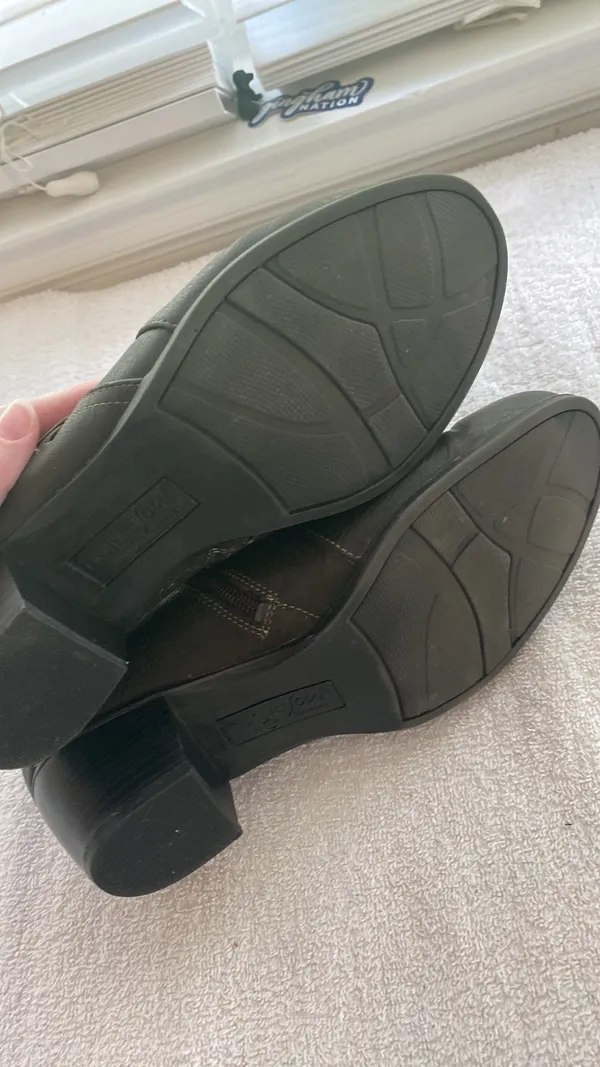 slip on shoes side zip 2” block heel buckle embellishment size 8 - Image 5